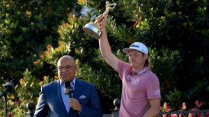 Cameron Smith sichert sich die Players Championship Trophäe (Foto Getty)