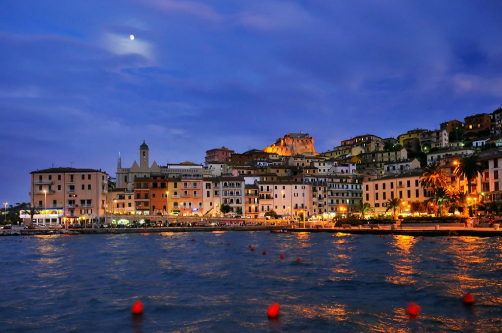 Abendstimmung in Porto Santo Stefano (Foto: Argentario Golf & Wellness Resort)