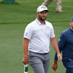 Jon Rahm gemeinsam mit Landsmann Sergio Garcia während der Proberunde beim US Masters 2022. (Foto: Getty)