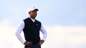 Tiger Woods reist zum Krisengespräch der PGA Tour. (Foto: Getty)