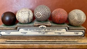 Historische Parade: Der Golfball und seine Entwicklung durch die Jahrhunderte als "Game Changer" des Sports. (Foto: Michael F. Basche)