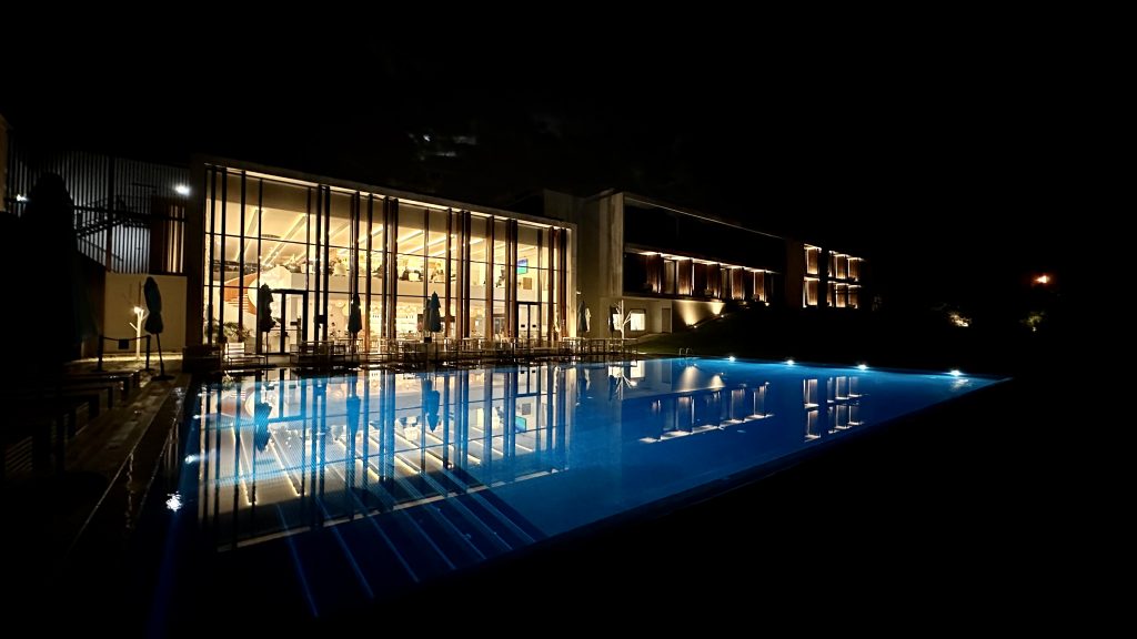 Das Aroeira Lisbon Sea & Golf Hotel bei Nacht (Quelle: Golf Post)