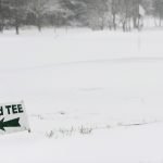 Damit wir im Winter Golf spielen können, macht sich der Greenkeeper im Herbst viel Arbeit. (Foto: Getty)