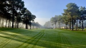 Ein Blick über den Aroeira Challenge Kurs des Orizonte Lisbon Golf Resort am Morgen (Quelle: Golf Post)