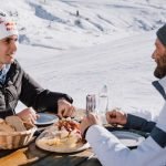 SalzburgerLand-Dreh für die Kampagne "Generation Winter": Matthias Schwab und Maximilian Kieffer auf der Diktn Alm in Obertauern. (Foto: SalzburgerLand Tourismus)