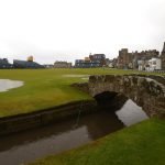 Das Wahrzeichen in St Andrews: Die Swilcan Bridge auf dem Old Course. (Foto: Getty)