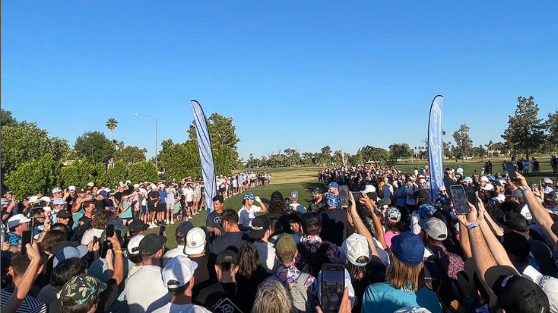 Unfall bei Youtuber-Event: Fan von Golfball getroffen