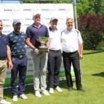 Pro Golf Tour: Kariem Baraka (Geschäftsführer Riedhof), Andoni Etchenqiue, Tadeas Tetak, Kristof Ulenaers und Turnierdirektor Marcus Hamberger (v. l.) bei der Siegerehrung. Riedhof Open 2023
