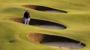 Von Ratlosigkeit bis in die Verzweiflung: Justin Thomas fiel den Bunkern zum Opfer. (Foto: Getty)