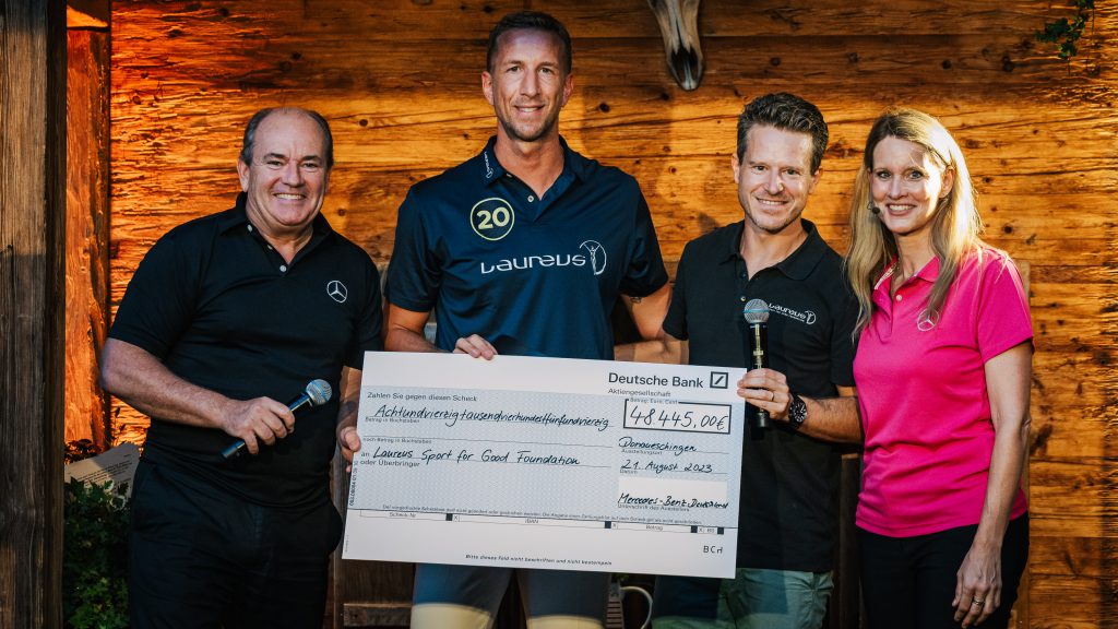 Knapp 50.000€ an Spendengeldern wurden an die Laures Sport for Good Foundation übergeben. 
