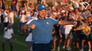 Justin Rose nach einem der bedeutendsten Putts des Freitags. (Foto: Getty)