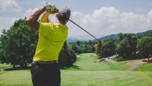Steffen Berts erklärt, wieso man sich lieber von Golfprofessionals als seinem Flightpartner helfen lassen sollte (Foto: Unsplash)