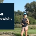 Elena Witzel von Golfreich zeigt wie man das Gleichgewicht auf dem Golfplatz trainiert. (Foto: Golfreich)