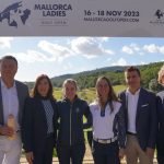 Von links: Edwin Weindorfer (CEO | emotion group), Pilar Carbonell, (Direktorin e|motion sports España), Luna Sobrón (golf professional), Nuria Iturrioz (golf professional), Francisco Vila, (Direktor der Arabella Hoteles e Inversiones SA), Bernardino Jaume, (Präsident des Golfverbandes der Balearen). (Foto: Jaume Timoner)