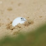Ein eingebetteter Ball kann für viele Golfer ein großes Problem darstellen. Wann gibt es straffreie Erleichterung? (Foto: Getty)