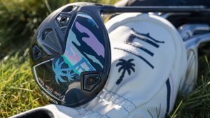 Der neue Cobra Dark Speed Driver 2024 in der limitierten Palm Tree Kollektion mit Rickie Fowler. (Foto: Cobra Golf)