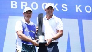 Brooks Koepka nach seinem Sieg in Singapur. (Foto: Getty)