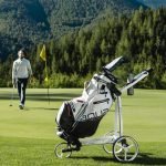 Big Max hat drei Neuheiten für die Sommersaison 2024 präsentiert. Zwei Golfbags und einen Trolley. (Quelle: Big Max)