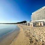 Das Grand Hotel Seeschlösschen bietet einen unmittelbaren Strandzugang. (Foto: Grand Hotel Seeschlösschen Sea Retreat & SPA)