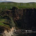 Loch 6, der Ort des Geschehens: Die Bahn führt Spieler und Greenkeeper entlang der steilen Klippen. (Foto: Getty)