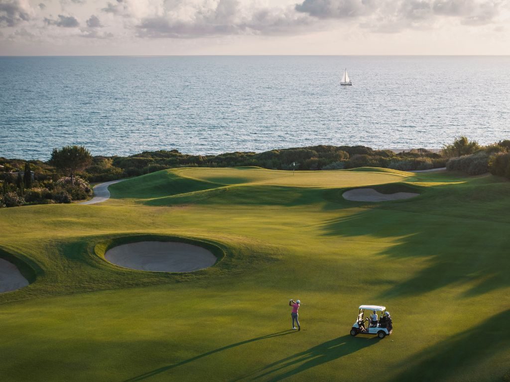 The Dunes Course ist einer von vier Golfplätzen in Costa Navarino. (Foto: Costa Navarino)