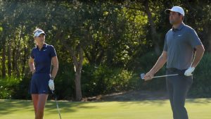 Scottie Scheffler vs. Nelly Korda. (Screenshit: Youtube.com/@TaylorMade Golf)