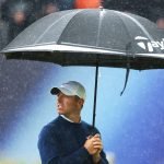 Rory McIlroy mit Regenschirm bei der Open Championship. (Foto: Getty)
