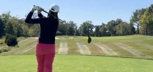 Erika Larkin gibt praktische Golf-Tipps auf dem Platz - (@PingTour)