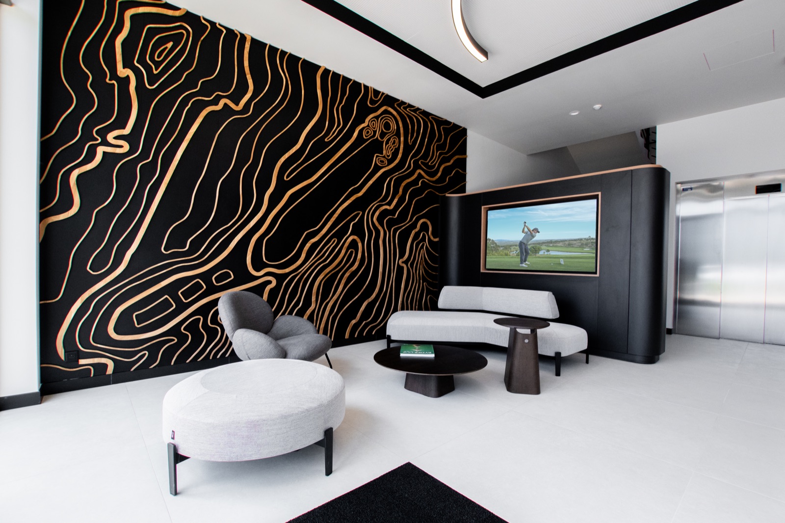 Lobby und Lounge im neuen Acushnet-Headquarter bei Paris