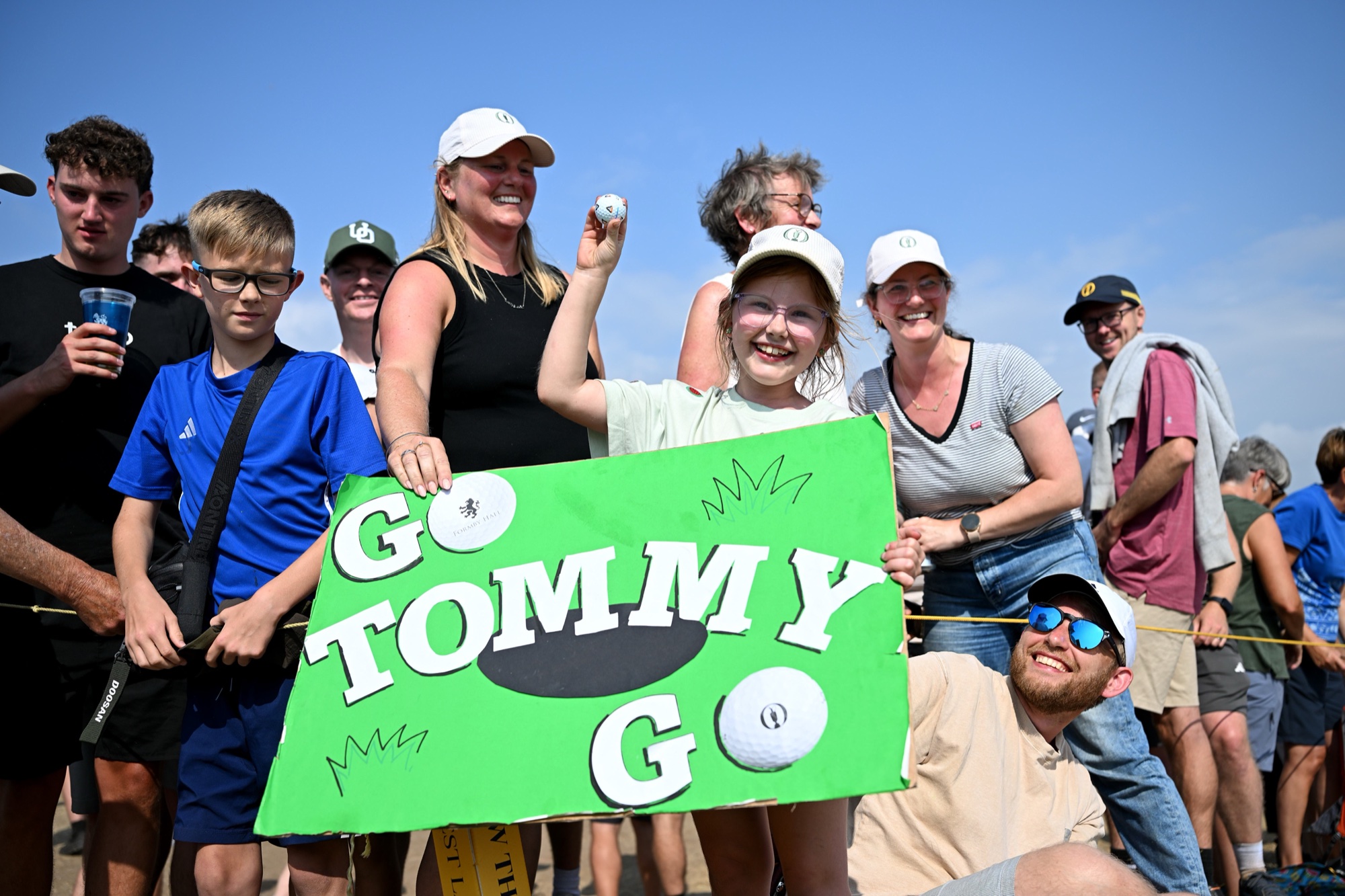Tommy Fleetwood mit seinen Fans beim Moving Day der 154. Open Championship