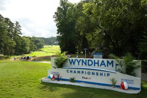 GREENSBORO, NORTH CAROLINA - AUGUST 05: A general view of the sixth tee during the Pro Am prior to the Wyndham Championship 2026 at Sedgefield Country Club on August 05, 2026 in Greensboro, North Carolina. (Photo by Caleb Bowlin/Getty Images) (Foto: Getty Images)